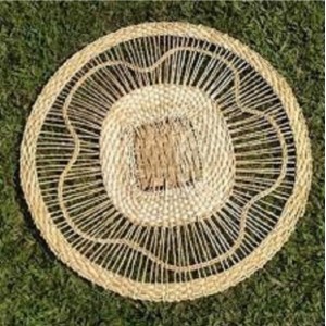 TAPETE JP2305 DECORATIVO DE PALHA DE MILHO 95X95CM